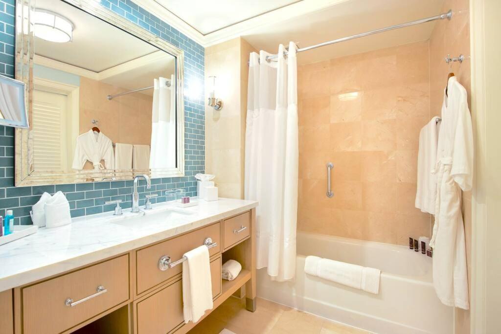 Stunning Studio Apartment Located At The Ritz Carlton-Key Biscayne マイアミ エクステリア 写真